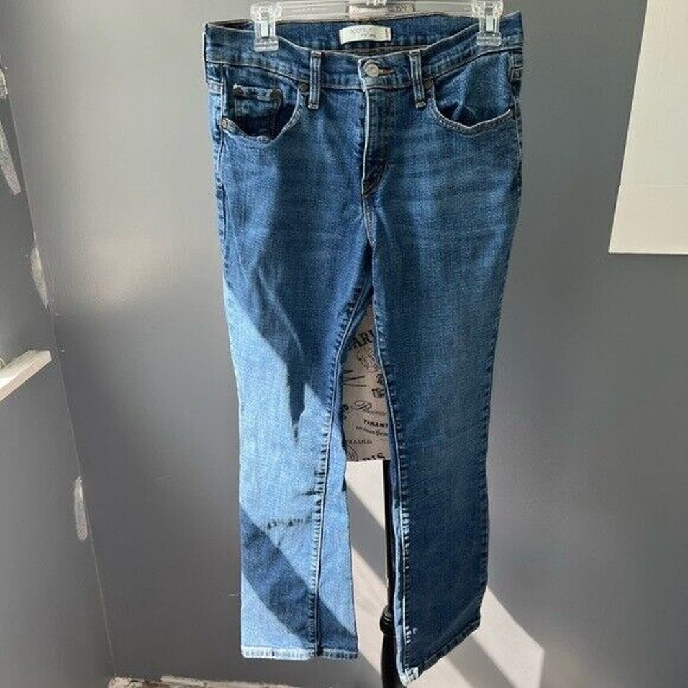 Levi’s 515 jeans Women's boot cut mid rise blue jeans with pockets